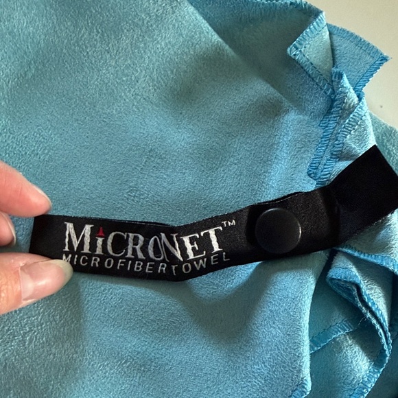 Rick Steves Packable Travel Towel and Mesh Tote - Picture 4 of 5